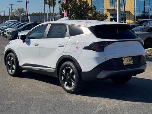 Glacial White Pearl 2026 Kia Sportage LX