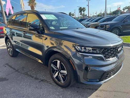 2023 Kia Sorento S