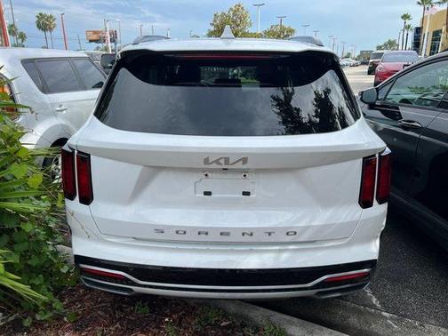 2022 Kia Sorento S