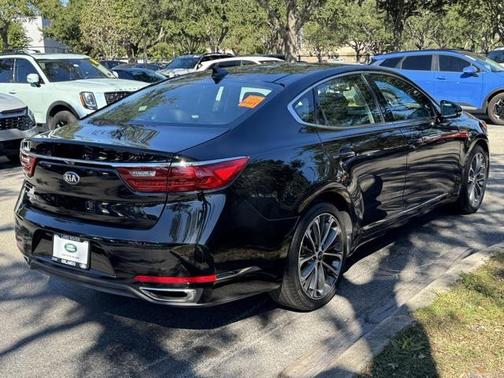 2019 Kia Cadenza Technology