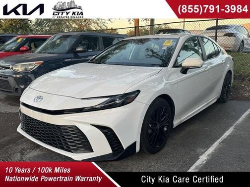 2025 Toyota Camry SE