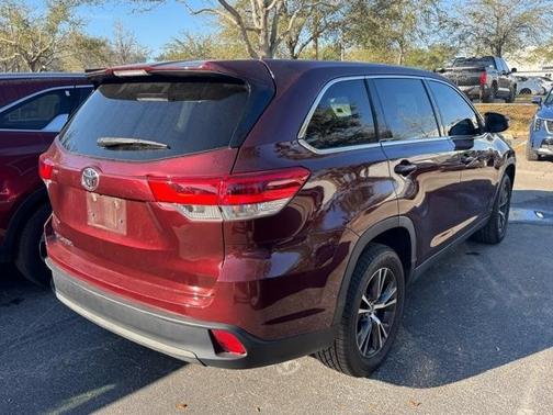 2019 Toyota Highlander LE