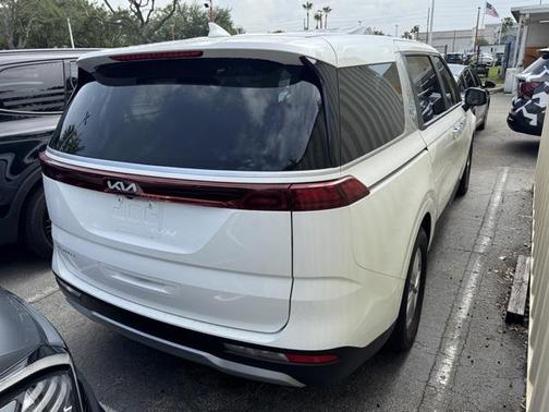 2024 Kia Carnival LX