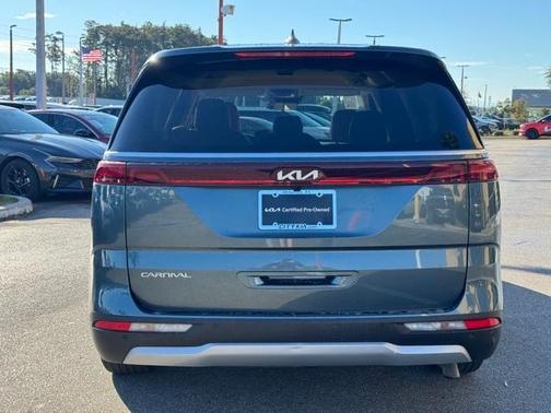 2024 Kia Carnival EX