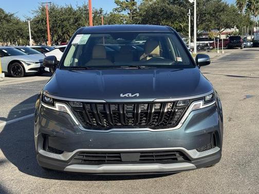 2024 Kia Carnival EX