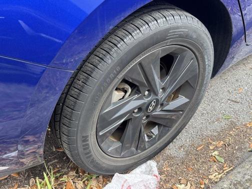 2022 Hyundai ELANTRA SEL