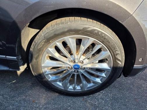 2020 Ford Edge Titanium