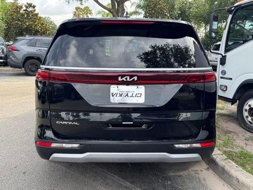 Black 2024 Kia Carnival LX