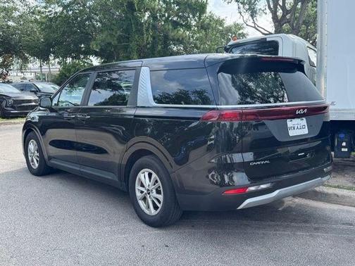 Black 2024 Kia Carnival LX