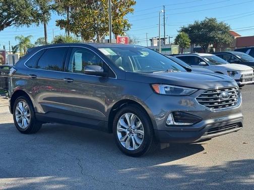 2022 Ford Edge Titanium
