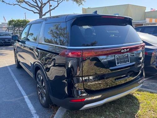 2024 Kia Carnival EX