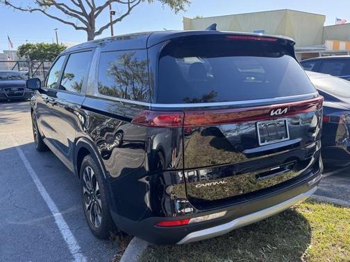 2024 Kia Carnival EX