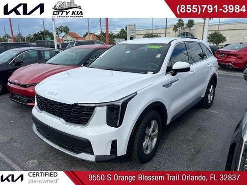 2025 Kia Sorento LX