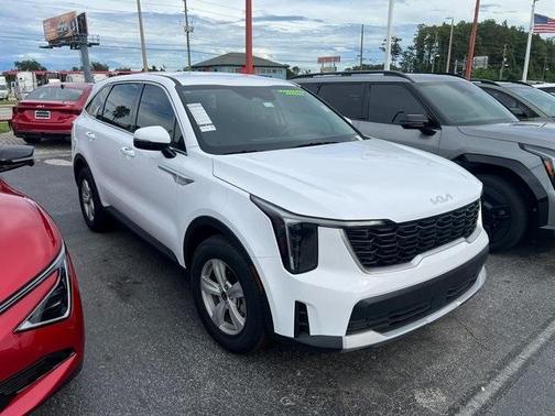 2025 Kia Sorento LX