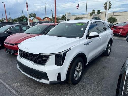 2025 Kia Sorento LX