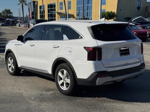 2025 Kia Sorento LX