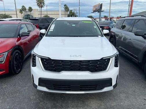 2025 Kia Sorento LX