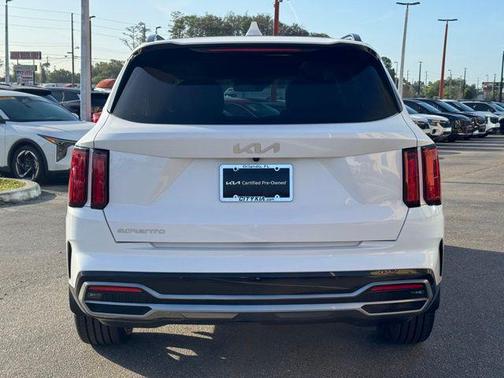 Glacial White Pearl 2023 Kia Sorento SX