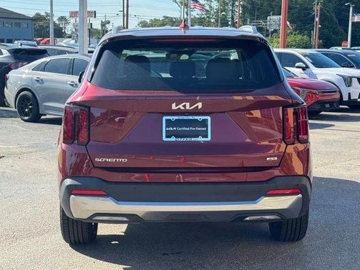 Red 2024 Kia Sorento S