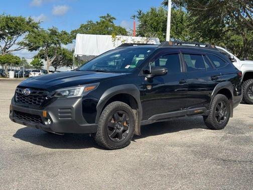 Crystal Black Silica 2023 Subaru Outback Wilderness