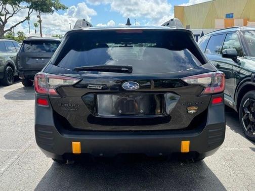 Crystal Black Silica 2023 Subaru Outback Wilderness