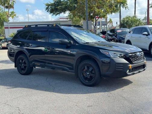 Crystal Black Silica 2023 Subaru Outback Wilderness