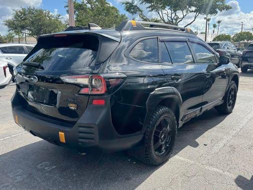 Crystal Black Silica 2023 Subaru Outback Wilderness
