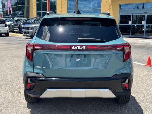 Blue 2024 Kia Seltos EX