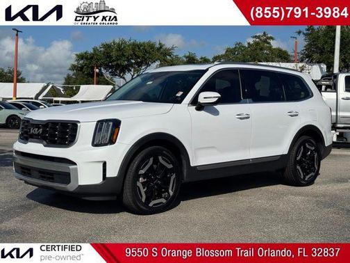 White 2023 Kia Telluride S