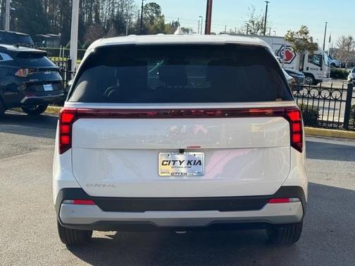 2026 Kia Carnival LXS