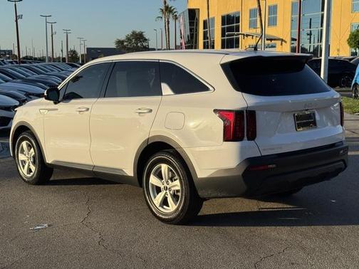 2023 Kia Sorento LX