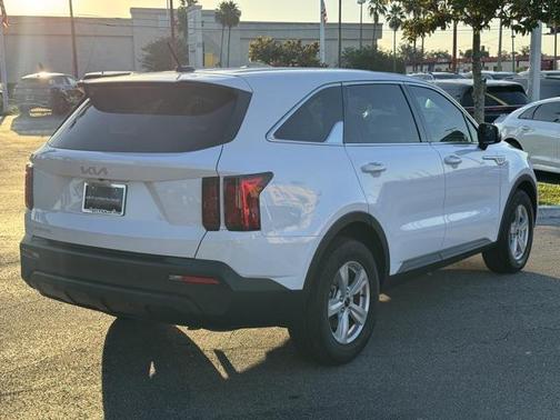 2023 Kia Sorento LX