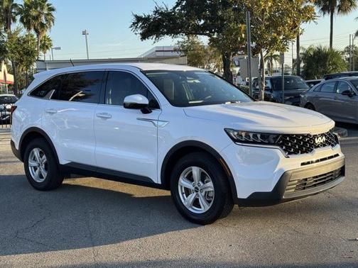 2023 Kia Sorento LX
