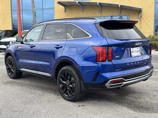 2022 Kia Sorento SX