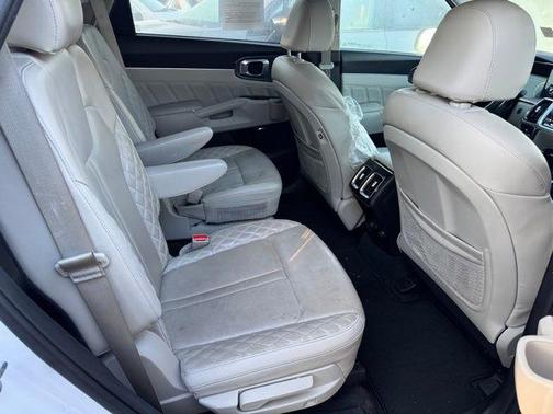 Glacial White Pearl 2022 Kia Sorento SX-PRESTIGE