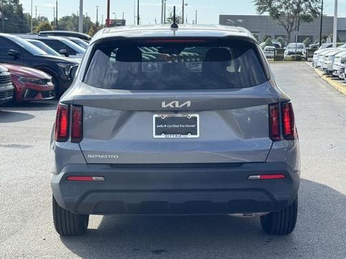 2023 Kia Sorento LX