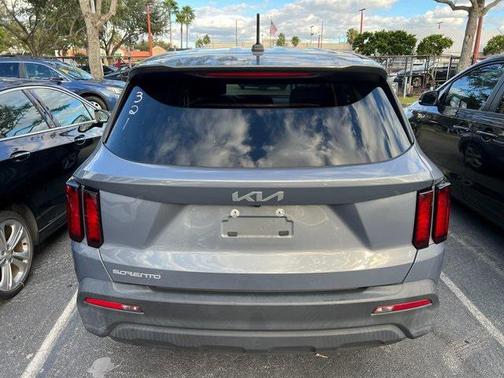2023 Kia Sorento LX