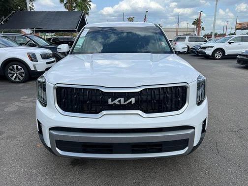 2023 Kia Telluride LX