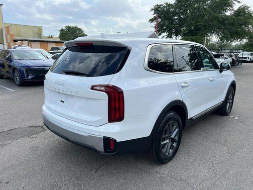 2023 Kia Telluride LX