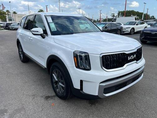 2023 Kia Telluride LX