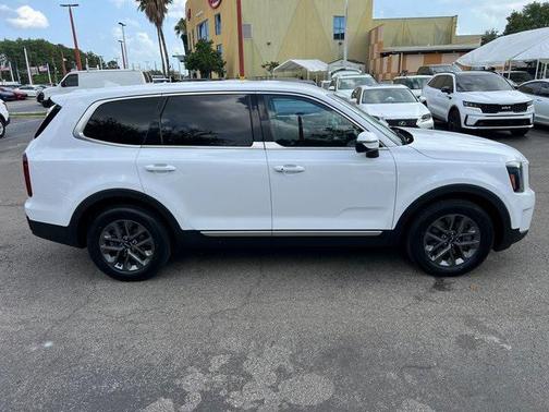 2023 Kia Telluride LX