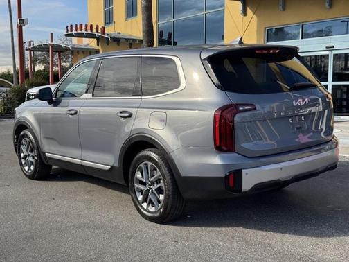 2024 Kia Telluride LX
