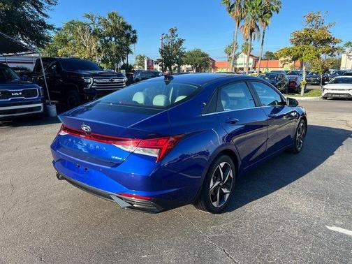 2023 Hyundai ELANTRA Limited