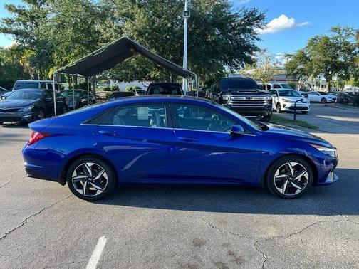 2023 Hyundai ELANTRA Limited