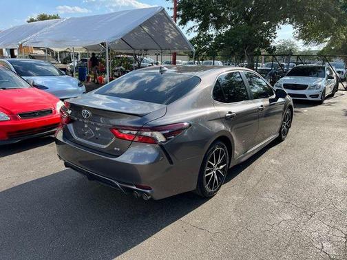 2022 Toyota Camry SE