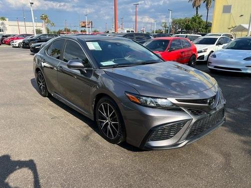 2022 Toyota Camry SE