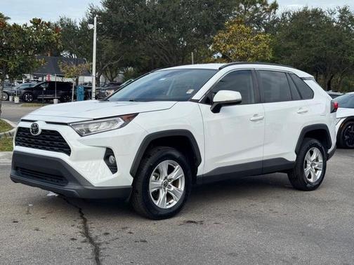 2021 Toyota RAV4 XLE