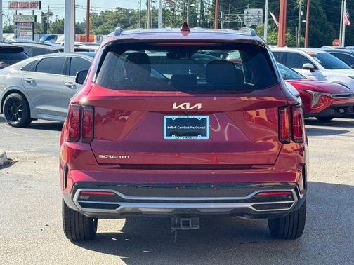 Red 2023 Kia Sorento S