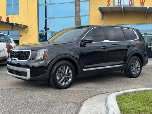 Black 2024 Kia Telluride LX