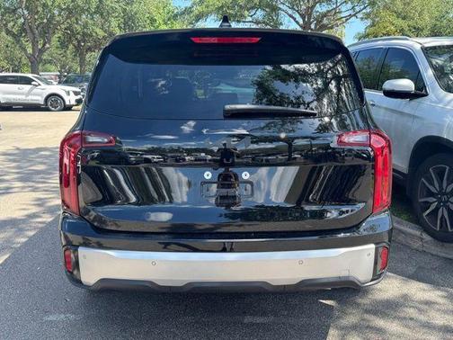 Black 2024 Kia Telluride LX